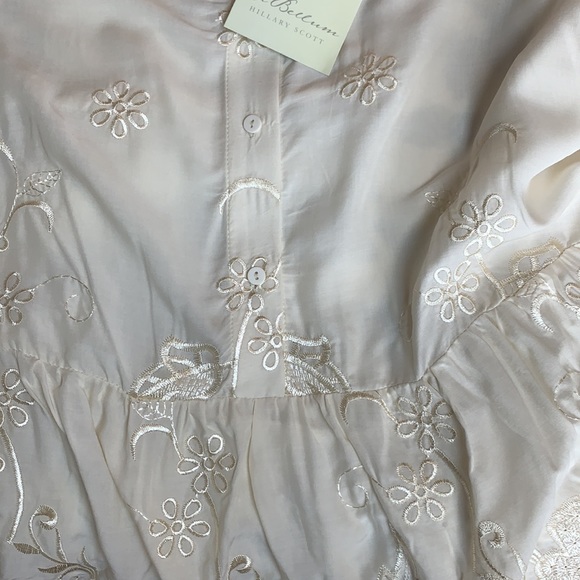 LABELLUM BY HILLARY SCOTT NWT Off White Peplum Short Sleeve Top Size Medium - Picture 5 of 6